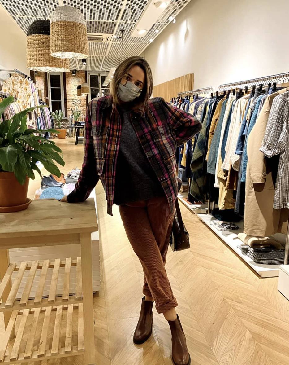 Sobrecamisa a cuadros, de la tienda bilbaína Mum, situada en la calle Rodríguez Arias 7. Puede ser tuya por 139,30 euros.