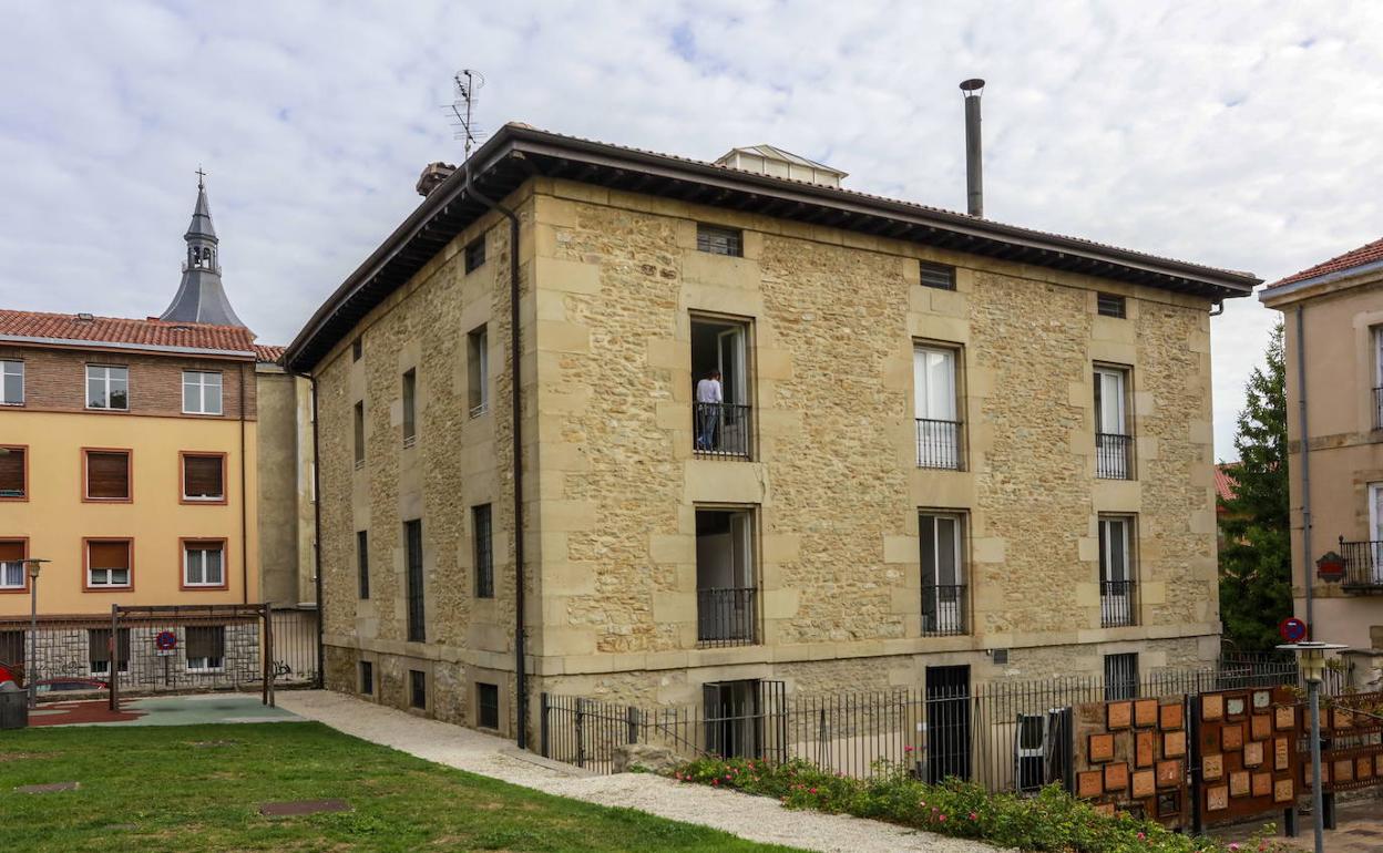 La guía propone crear Casas de Mujeres. En la imagen, la de Vitoria, en el Palacio Etxanobe. 