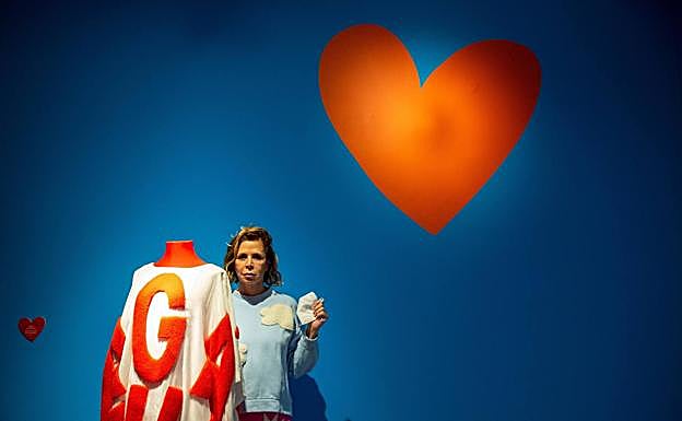 Agatha Ruiz de la Prada durante la presentación de su exposición este jueves en Vitoria.