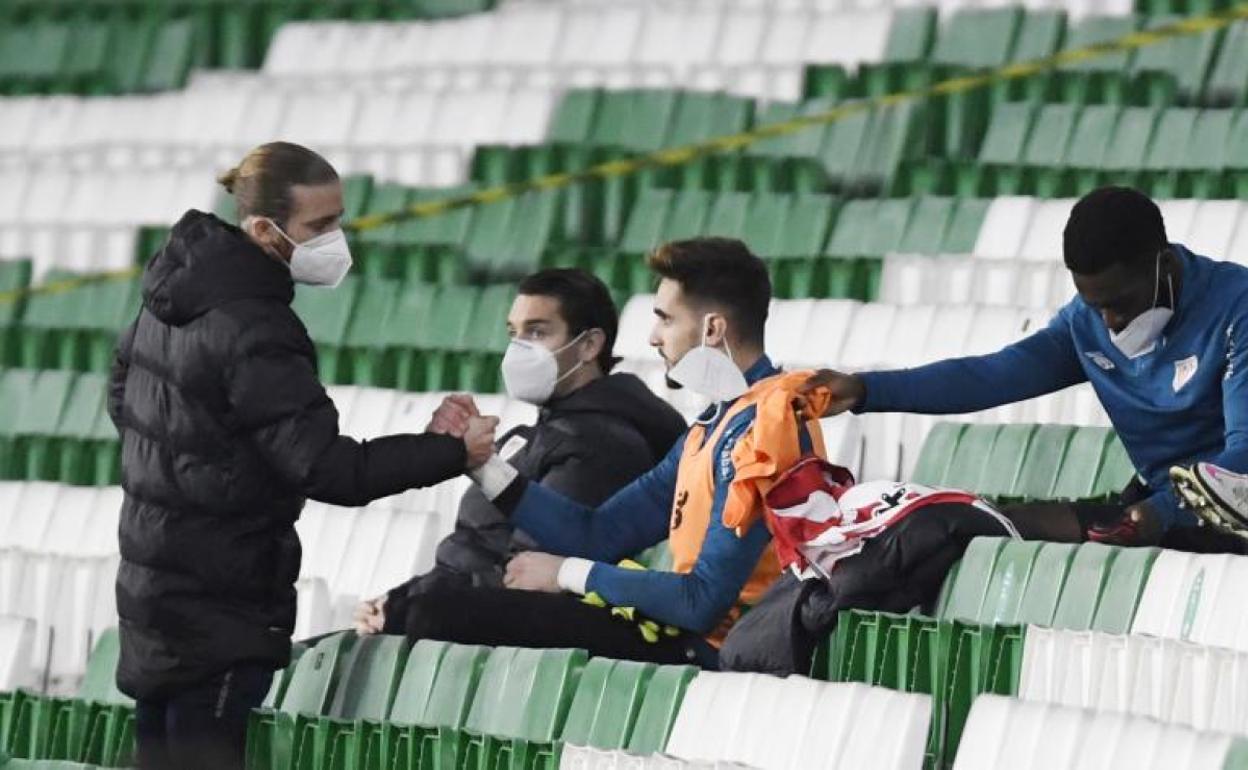 Muniain, con molestias musculares, duda para el partido ante el Valencia