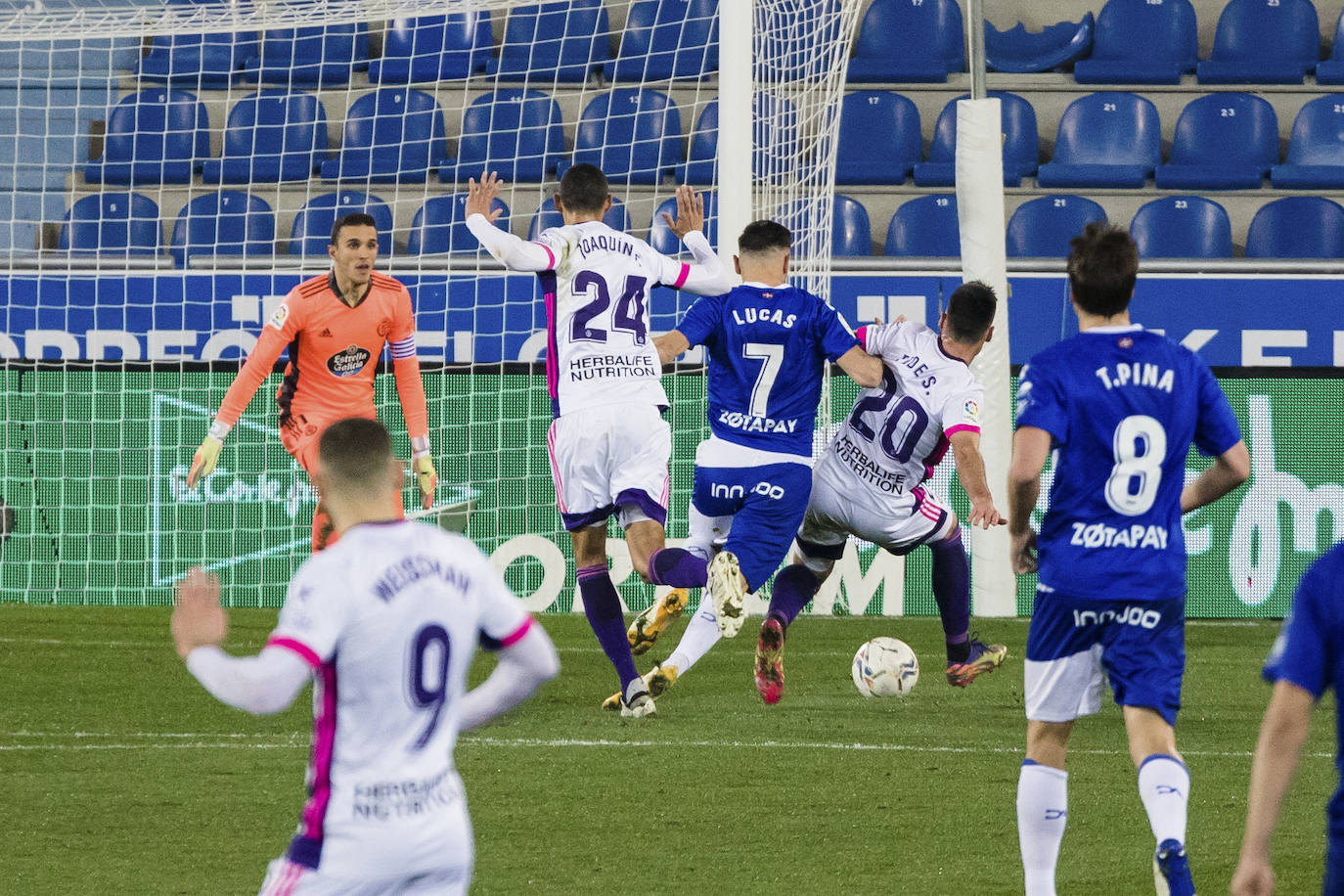 Fotos: Las fotos del Alavés - Valladolid