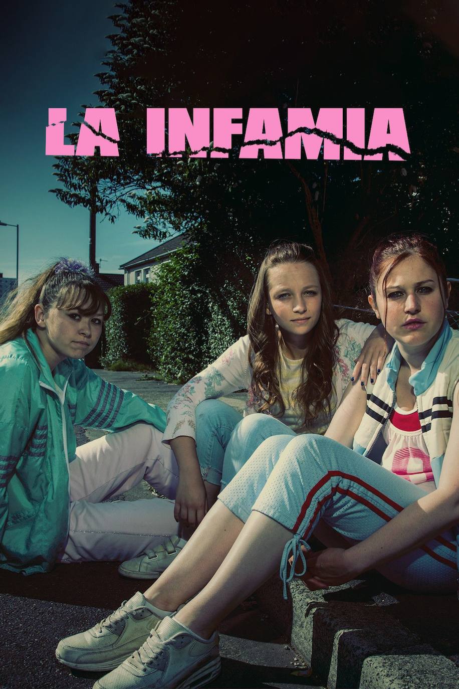 'LA INFAMIA' | Plataforma: Filmin. Fecha: 2 de febrero. Sinopsis: Miniserie británica ganadora del BAFTA que reconstruye un caso real que estremeció al Reino Unido en el 2012 y que puso en tela de juicio la profesionalidad de la policía: la tardía desarticulación de la red de abuso sexual de menores de Rochdale. Está centrada en la historia de tres de las 47 víctimas, y aborda la sospecha de que las autoridades no actuaron a tiempo por temor a ser tachadas de racistas, ya que la banda de pederastas estaba integrada por hombres de origen paquistaní.