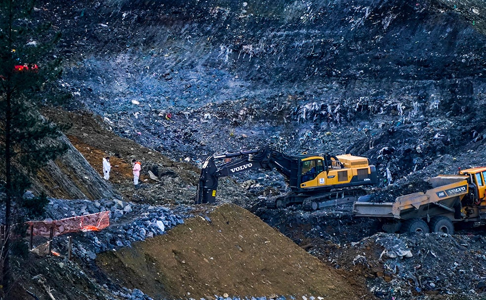 Ahora, la búsqueda de Joaquín se realiza en una nueva zona, la 3. Los responsables esperan que esta vez haya suerte y encuentren por fin el cuerpo del operario para que la familia pueda descansar. 