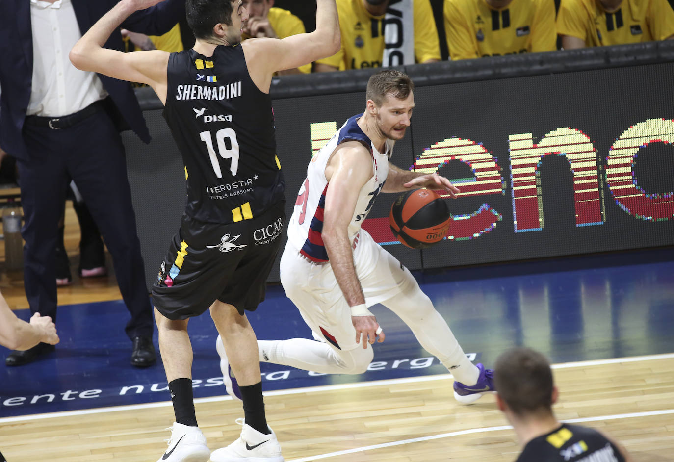 Fotos: Las mejores imágenes del Tenerife-Baskonia