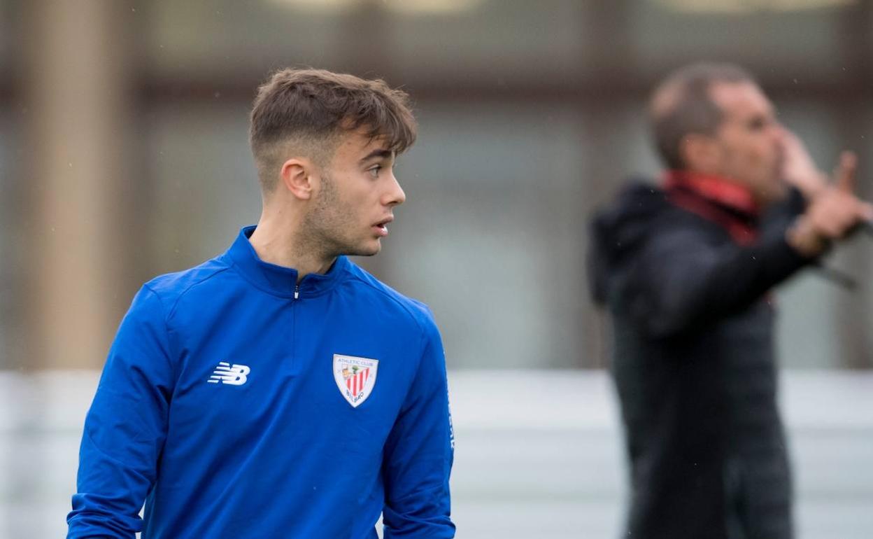 Segunda B: Álvaro Núñez, el único que lo disputa todo del Bilbao Athletic
