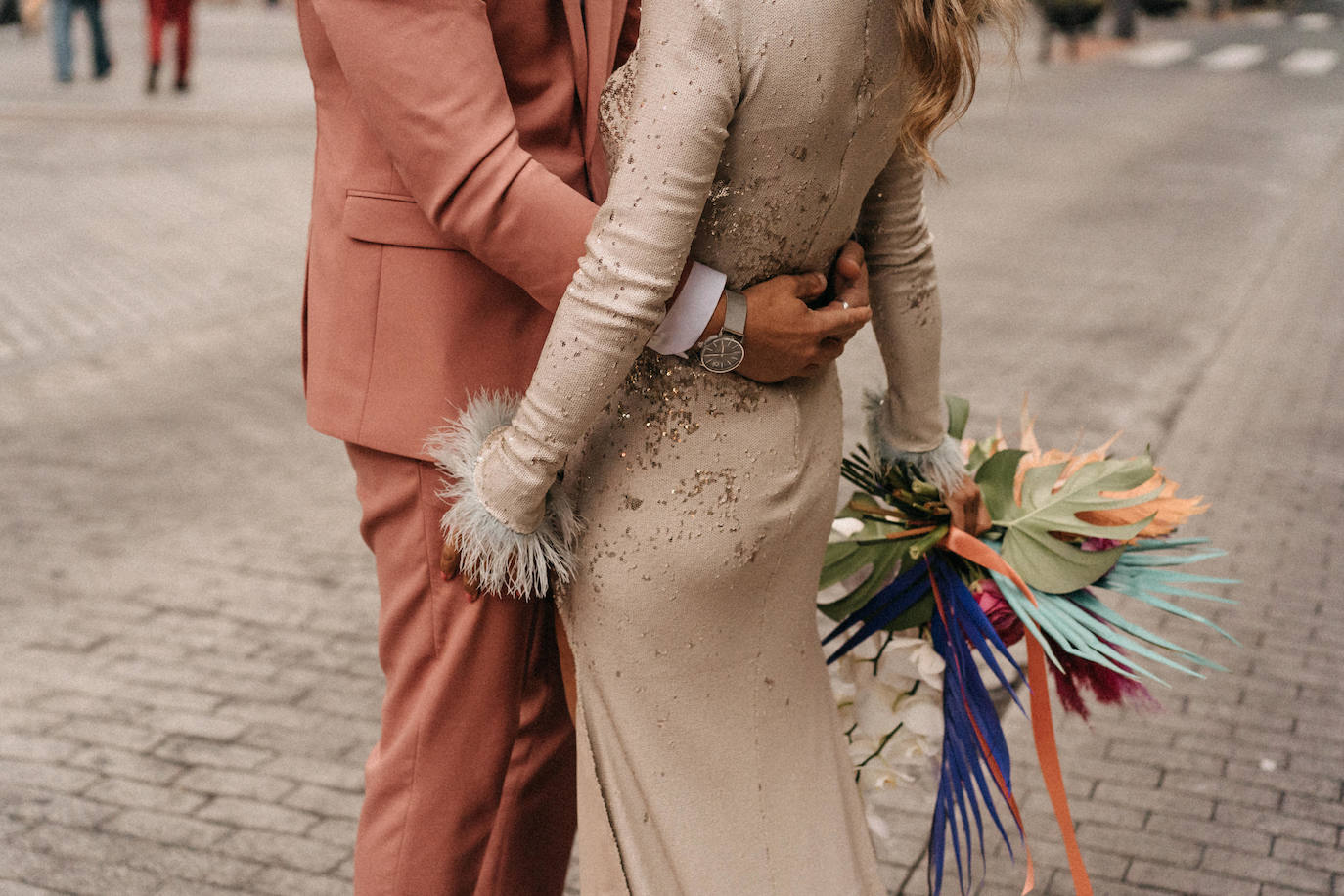 Fotos: Una novia con botas y su boda en la Gran Vía de Bilbao