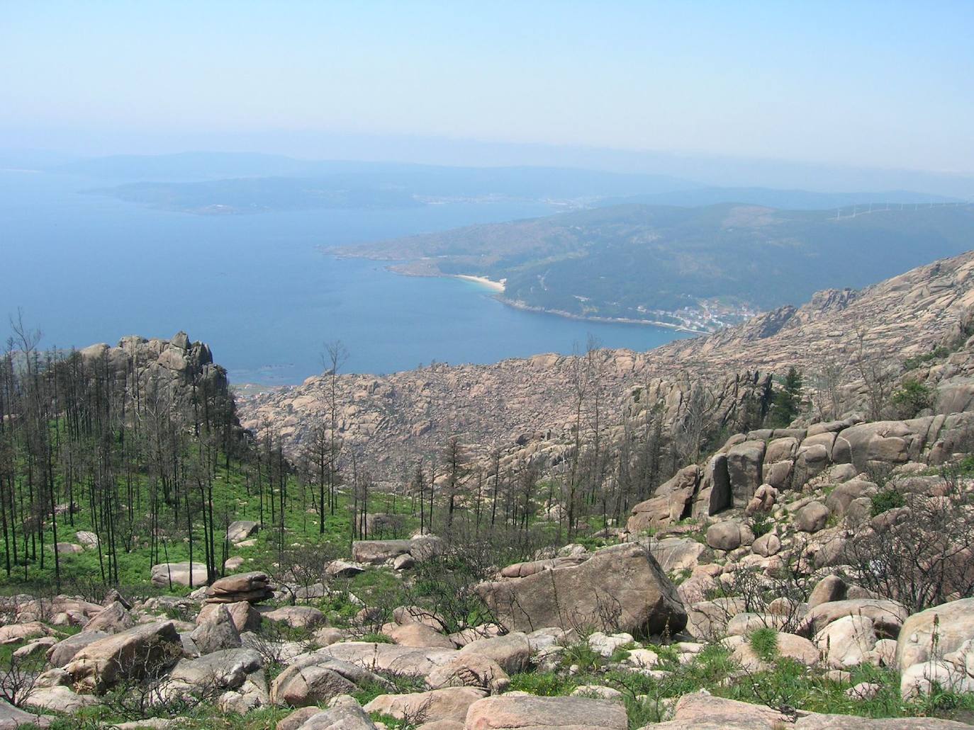 7.- Monte Pindo (Galicia) | El lugar está lleno de cuevas donde se dice que habitaban criaturas mágicas y de bañeras naturales donde cuenta la leyenda que se hacían rituales celtas.