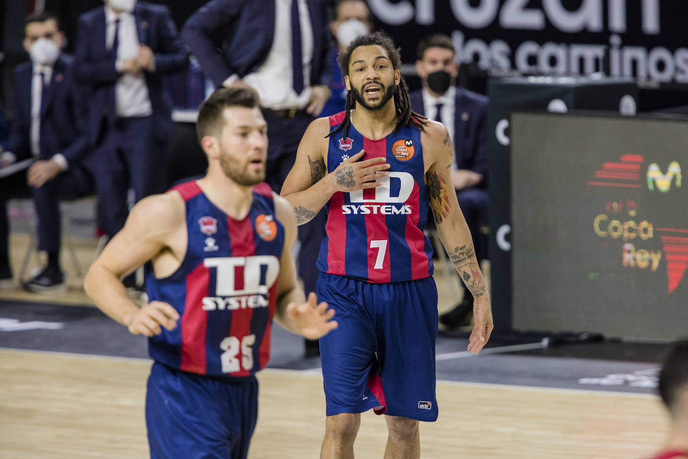 Fotos: Las mejores imágenes del Baskonia-Joventut