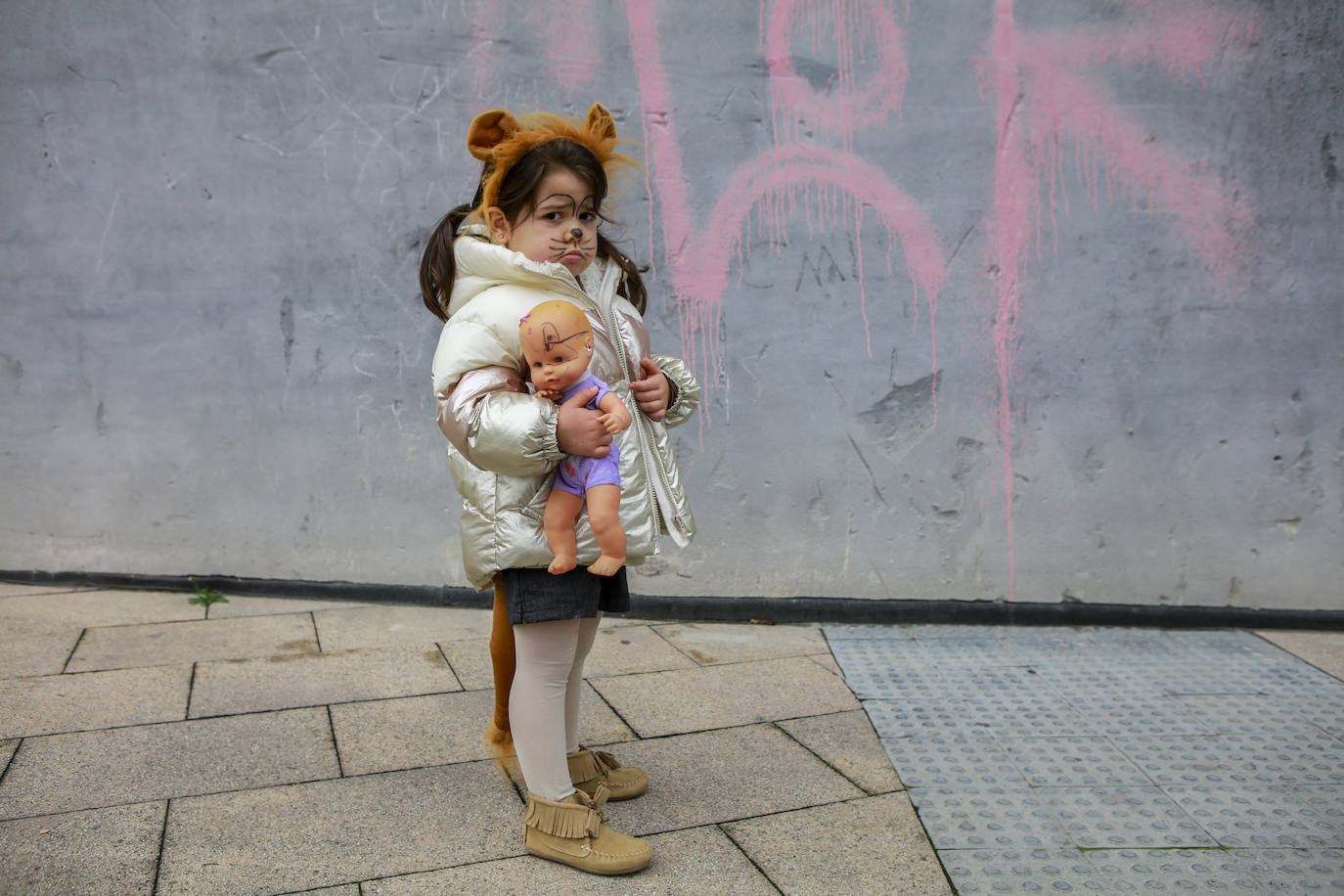 Fotos: Vitoria cambia la máscara por la mascarilla y se deja el disfraz en casa