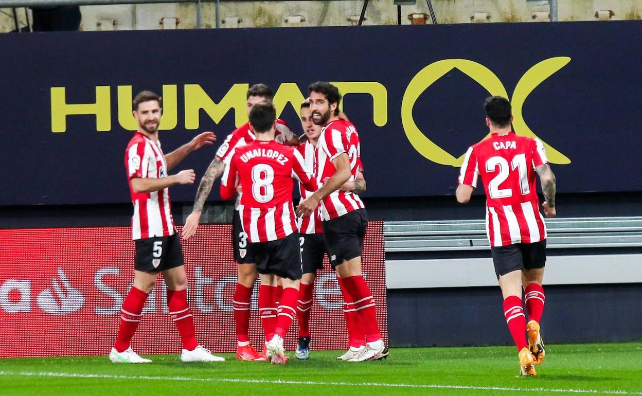 Los leones 'on fire' se comieron al Cádiz
