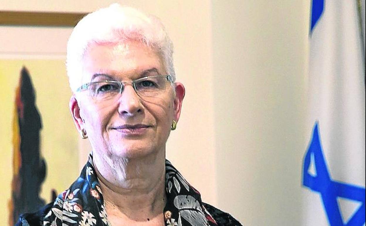 La embajadora israelí manifiesta que su país no es insolidario.