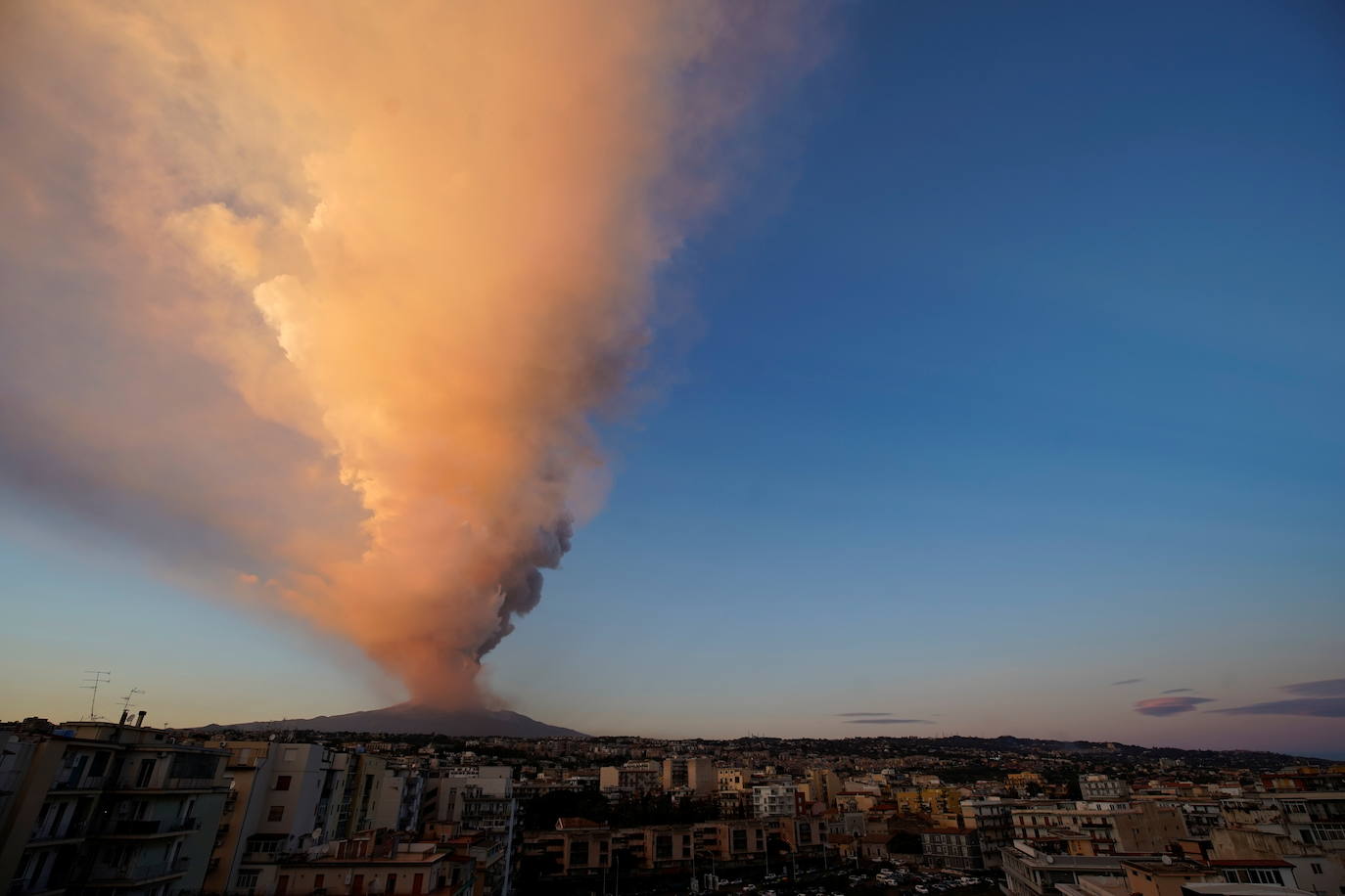 Fotos: El volcán Etna vuelve a rugir