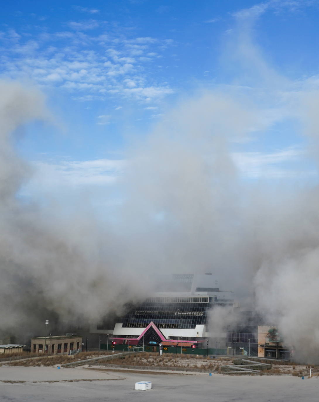 Fotos: Derribado el casino que Trump construyó en Atlantic