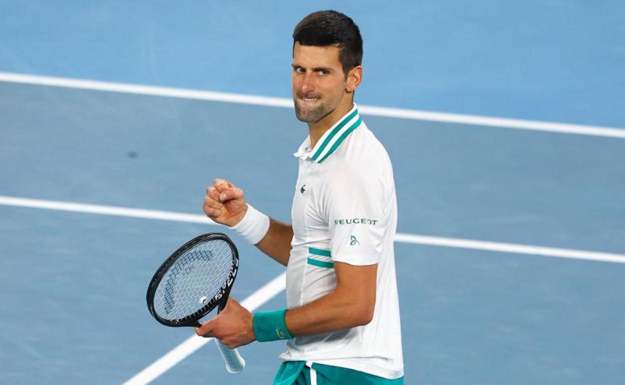 Novak Djokovic celebra la victoria. 