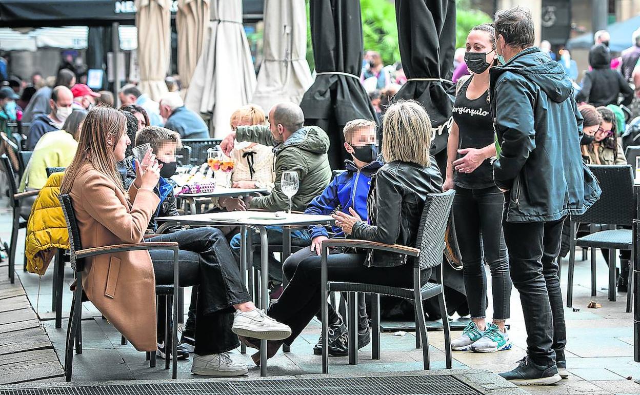 El ambiente concurrido de la Plaza Nueva a mediodía se vivió con menos intensidad en otras zonas de la villa, como Ledesma o García Rivero. 