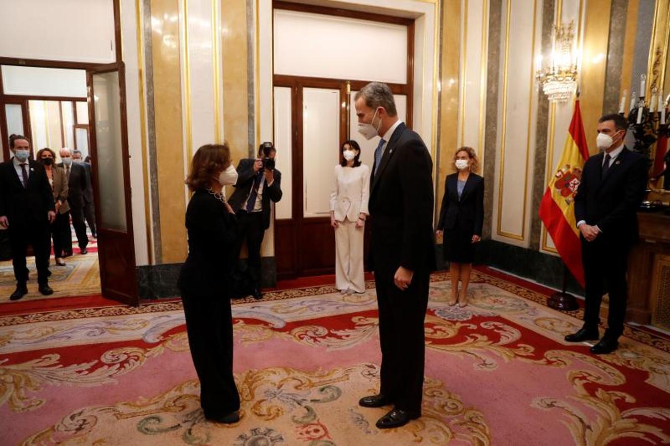 El rey Felipe VI recibe a la vicepresidenta primera del Gobierno, Carmen Calvo 