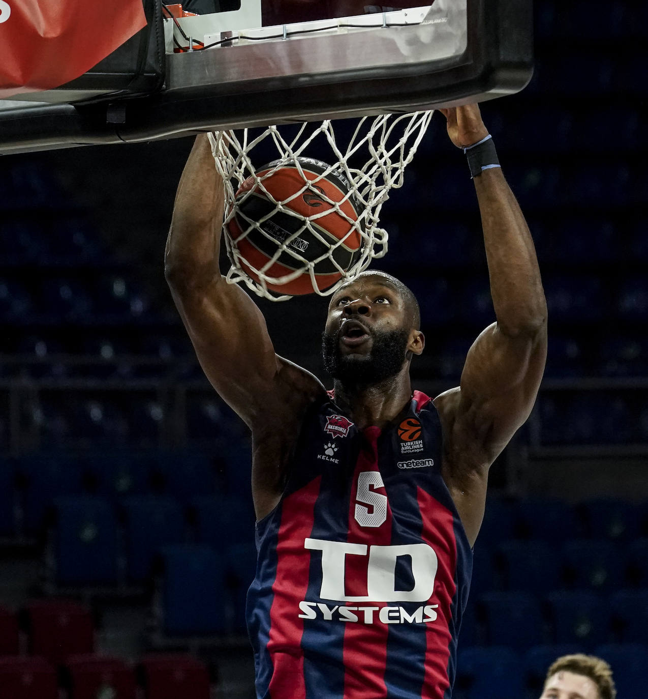 Fotos: Las mejores fotos del TD Systems Baskonia -Estrella Roja