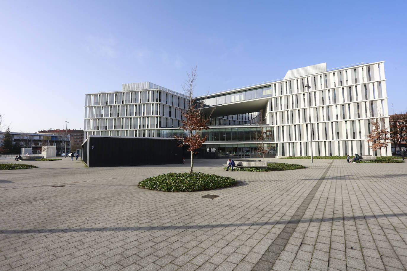 Plaza frente a las oficinas municipales de San Martín. 