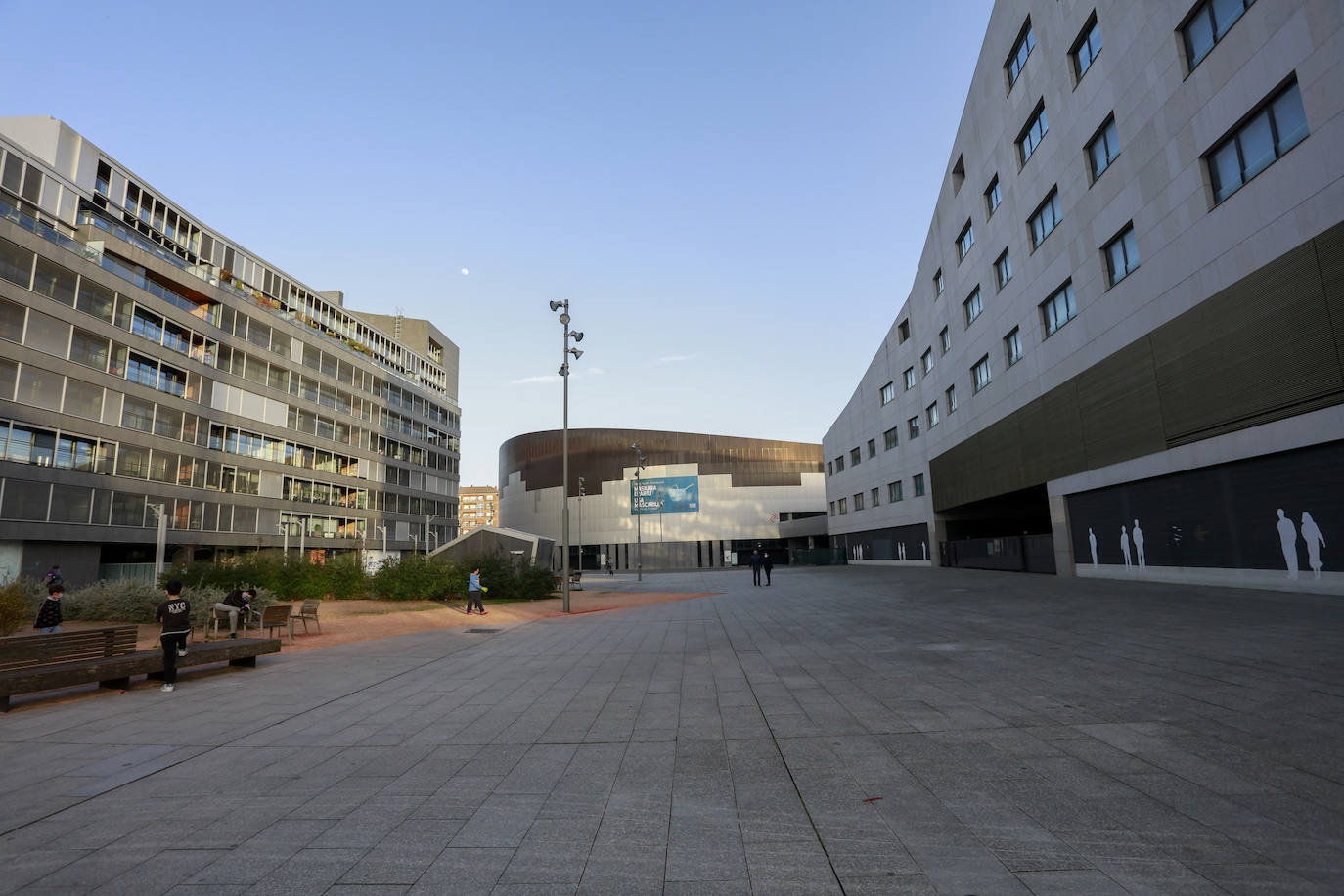 La Plaza del Renacimiento, junto a la plaza de toros. 