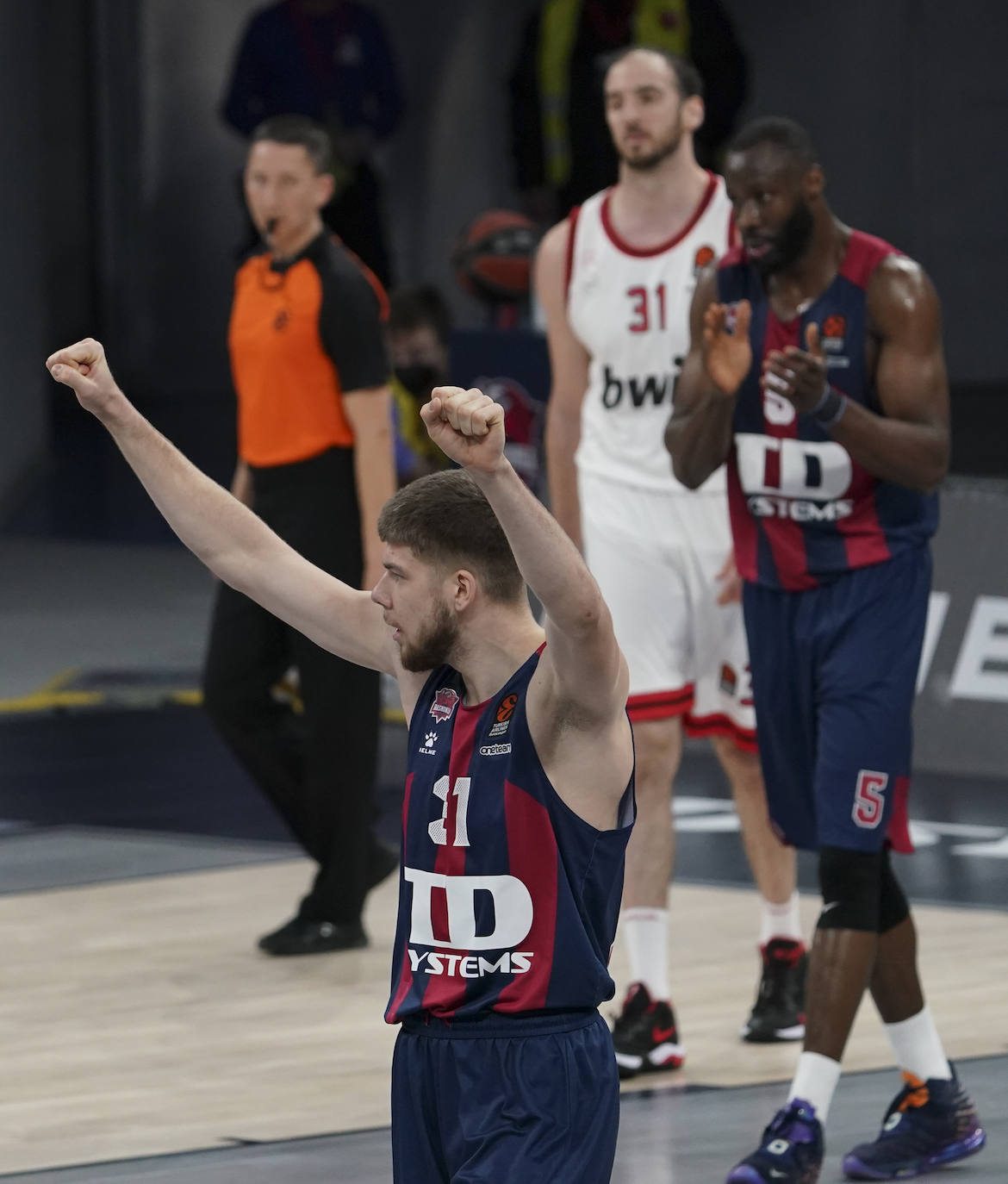 Fotos: Las mejores imágenes del Baskonia - Olympiacos