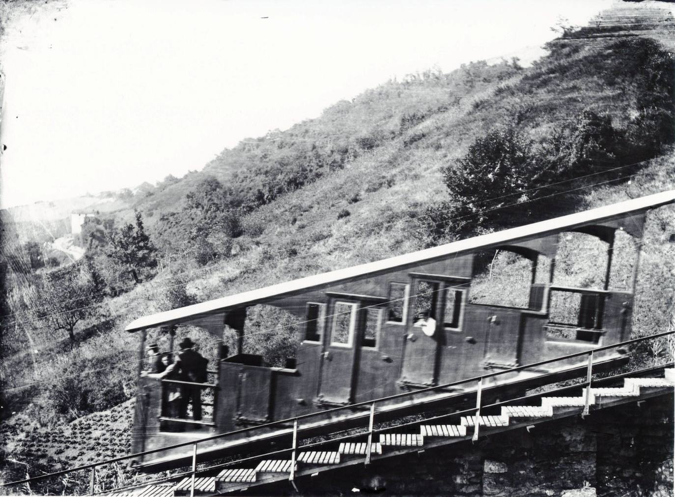 Uno de los vagones del funicular en 1915.