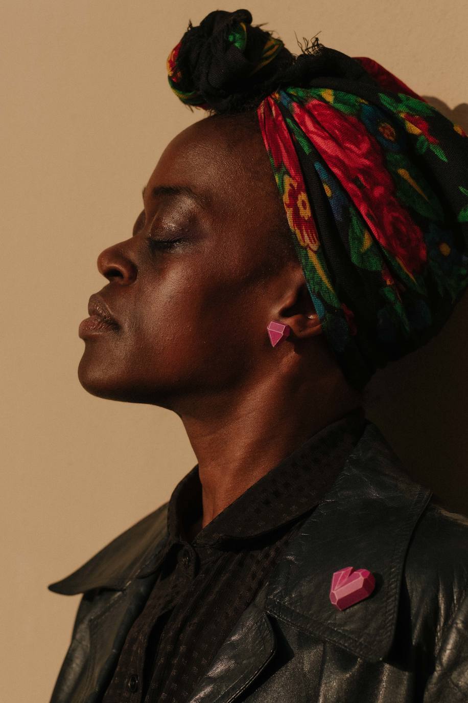 Fotos: Una creadora abre en su taller de Solokoetxe una exposición que protagonizan las mujeres del barrio