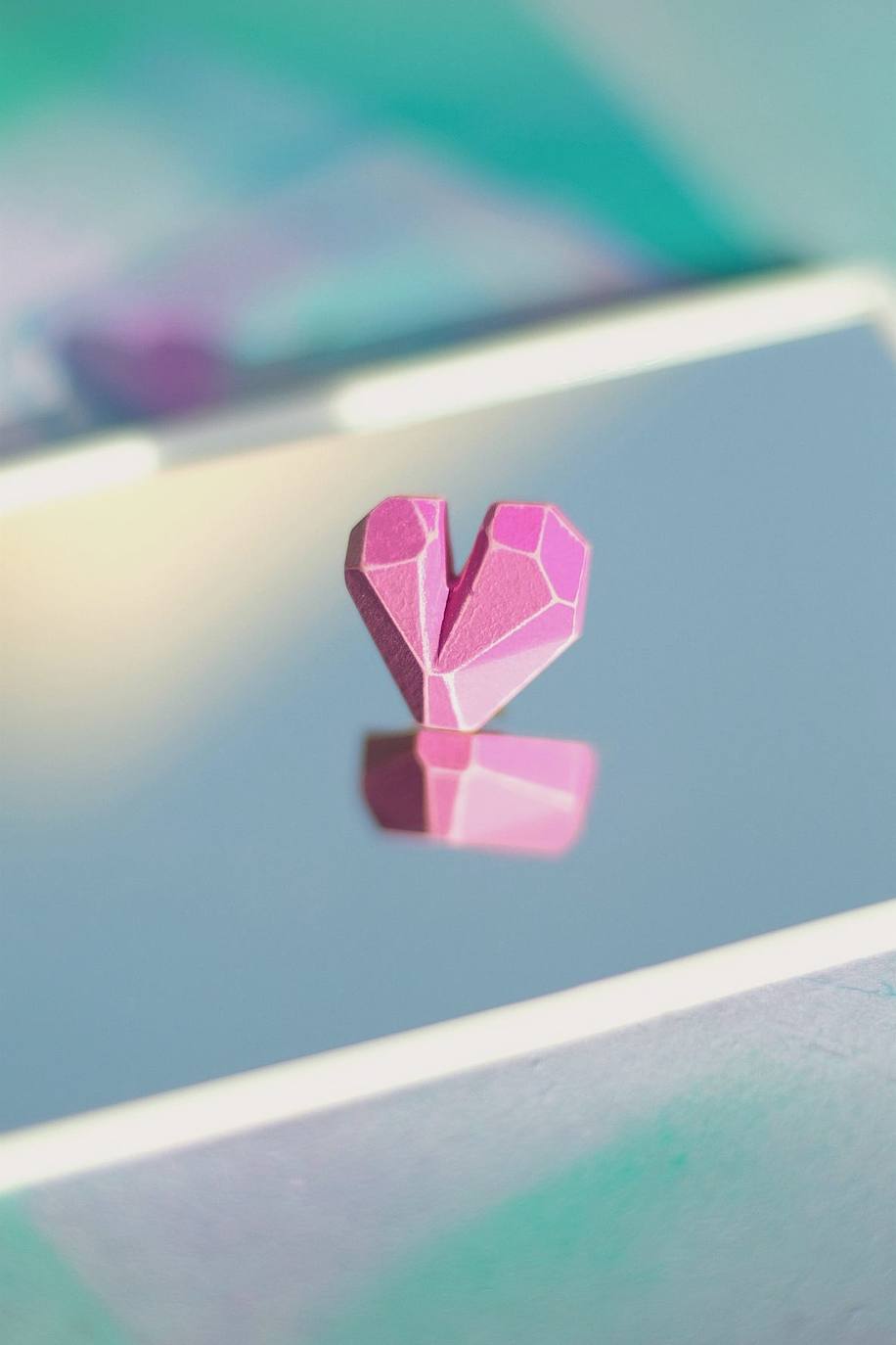 Fotos: Una creadora abre en su taller de Solokoetxe una exposición que protagonizan las mujeres del barrio