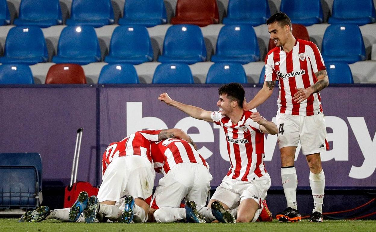 «El medicamento de moda es el Athletizepan, para calmar los nervios cuando juegan los rojiblancos en Copa»