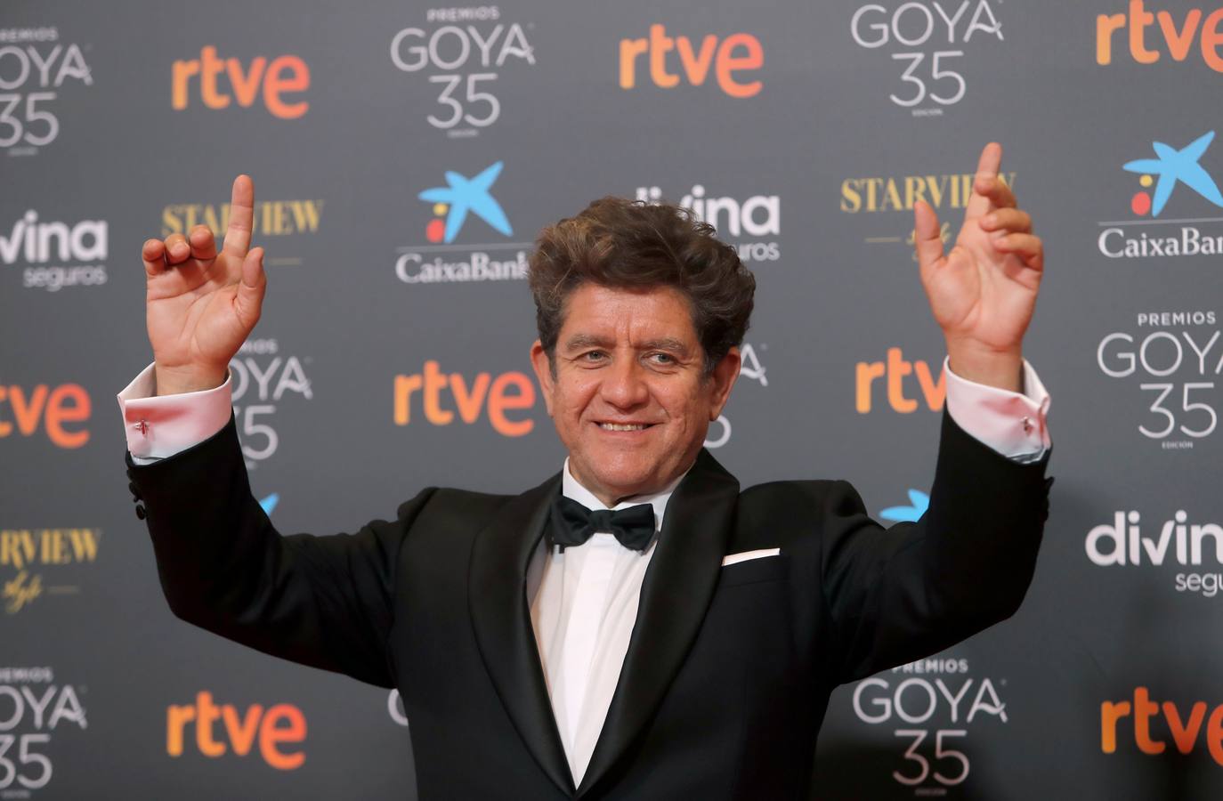 El actor español Pedro Casablanc posa sobre la alfombra roja en la 35a gala de los Premios Goya.