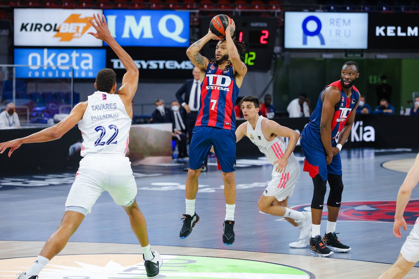 Fotos: Las mejores imágenes del Baskonia - Real Madrid