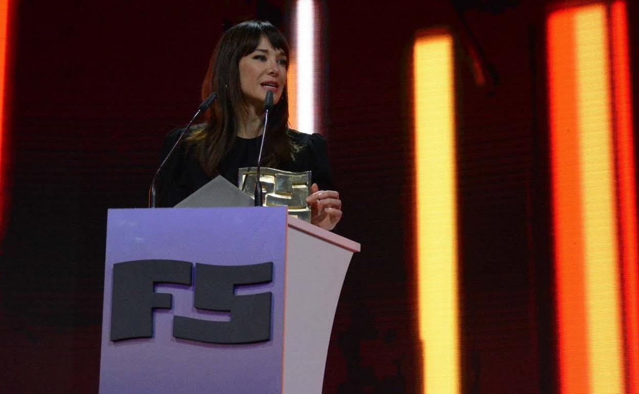 Jade Raymond durante la entrega de Premios Titanium del octavo Fun & Serious Game Festival 