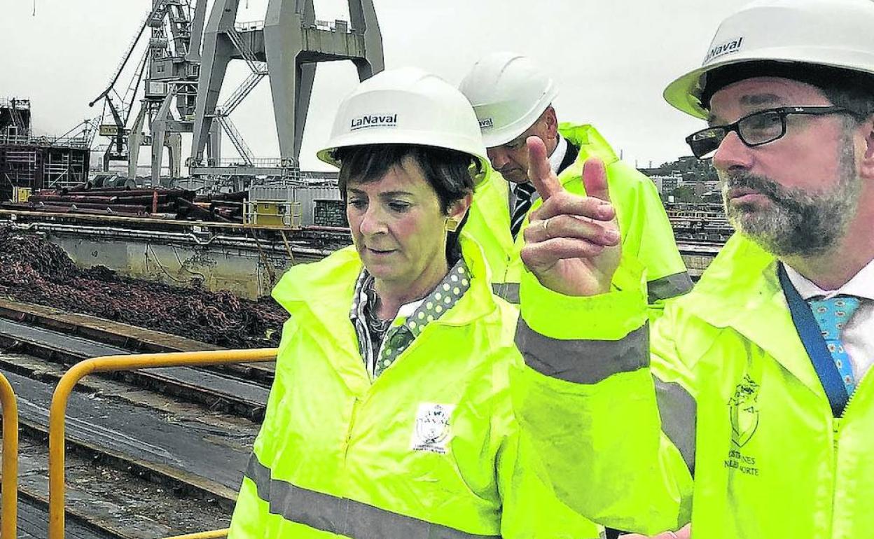 Arantxa Tapia, durante una visita a las instalaciones de La Naval en mayo de 2016. 