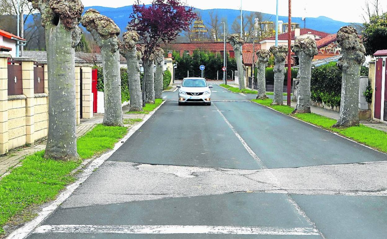 La situación en la calle Puente Seco es muy lamentable» | El Correo