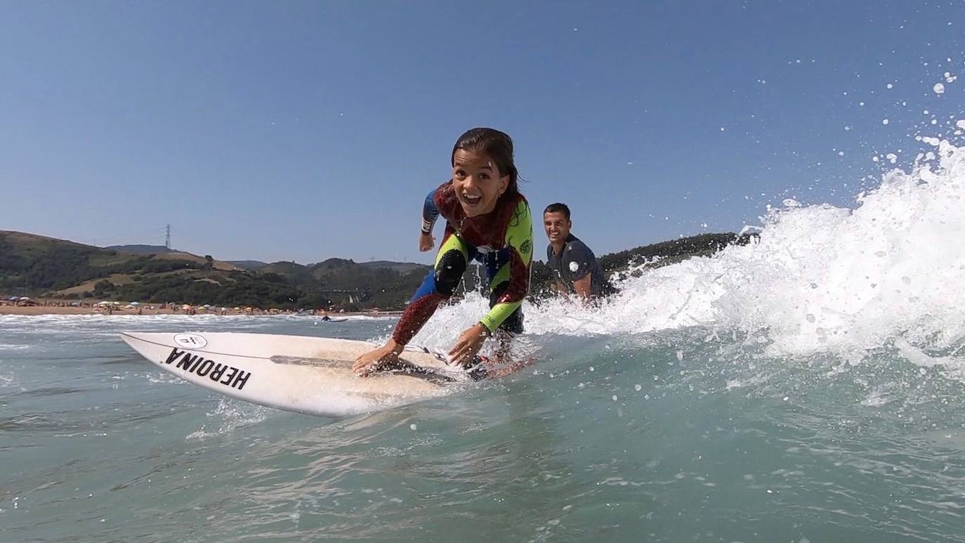 Fotos: El modelo portugalujo que triunfa en la moda con su pelazo y estilo surfero