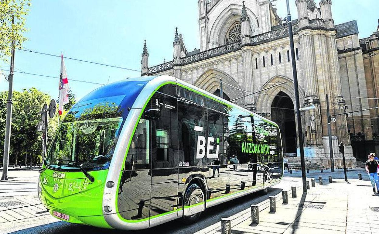 El bus eléctrico tendrá 500 nuevos árboles en su recorrido