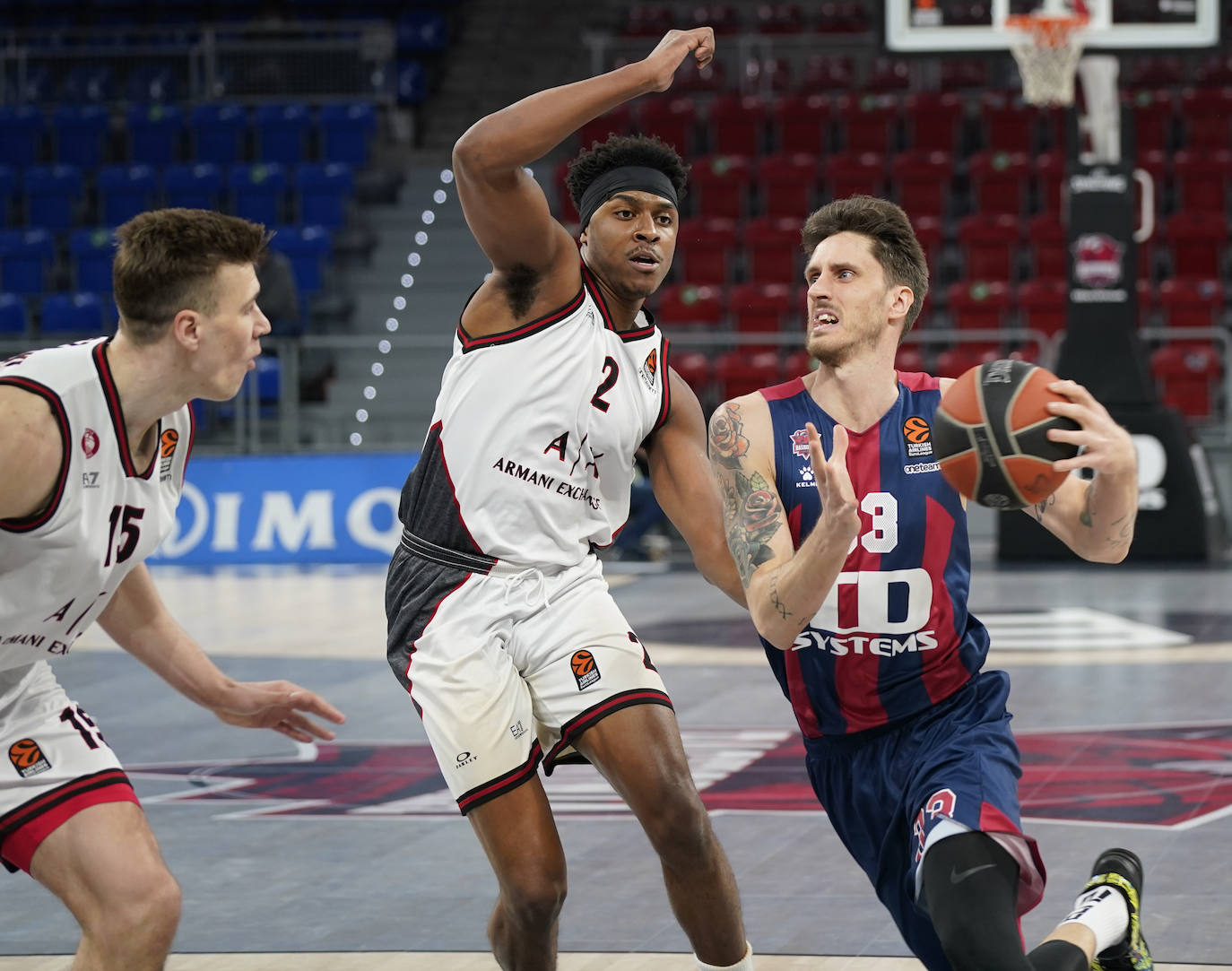 Fotos: Las mejores imágenes del Baskonia - Milán