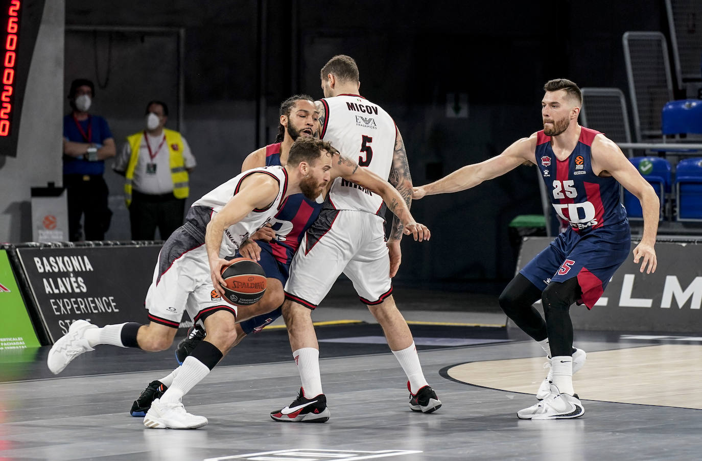 Fotos: Las mejores imágenes del Baskonia - Milán