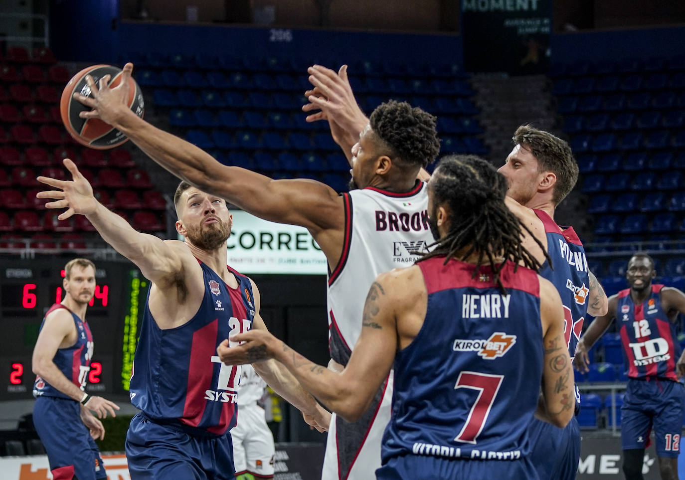 Fotos: Las mejores imágenes del Baskonia - Milán
