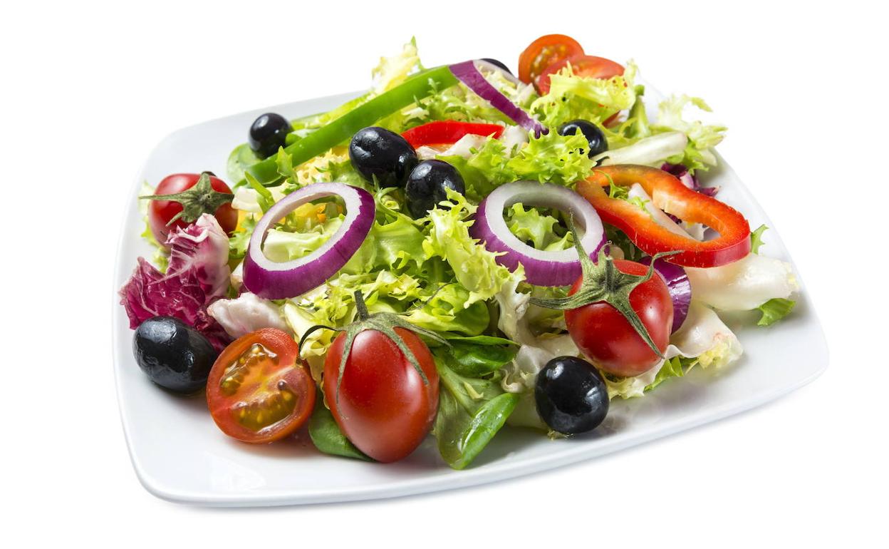 ¿Por qué engordo si solo ceno ensaladas?