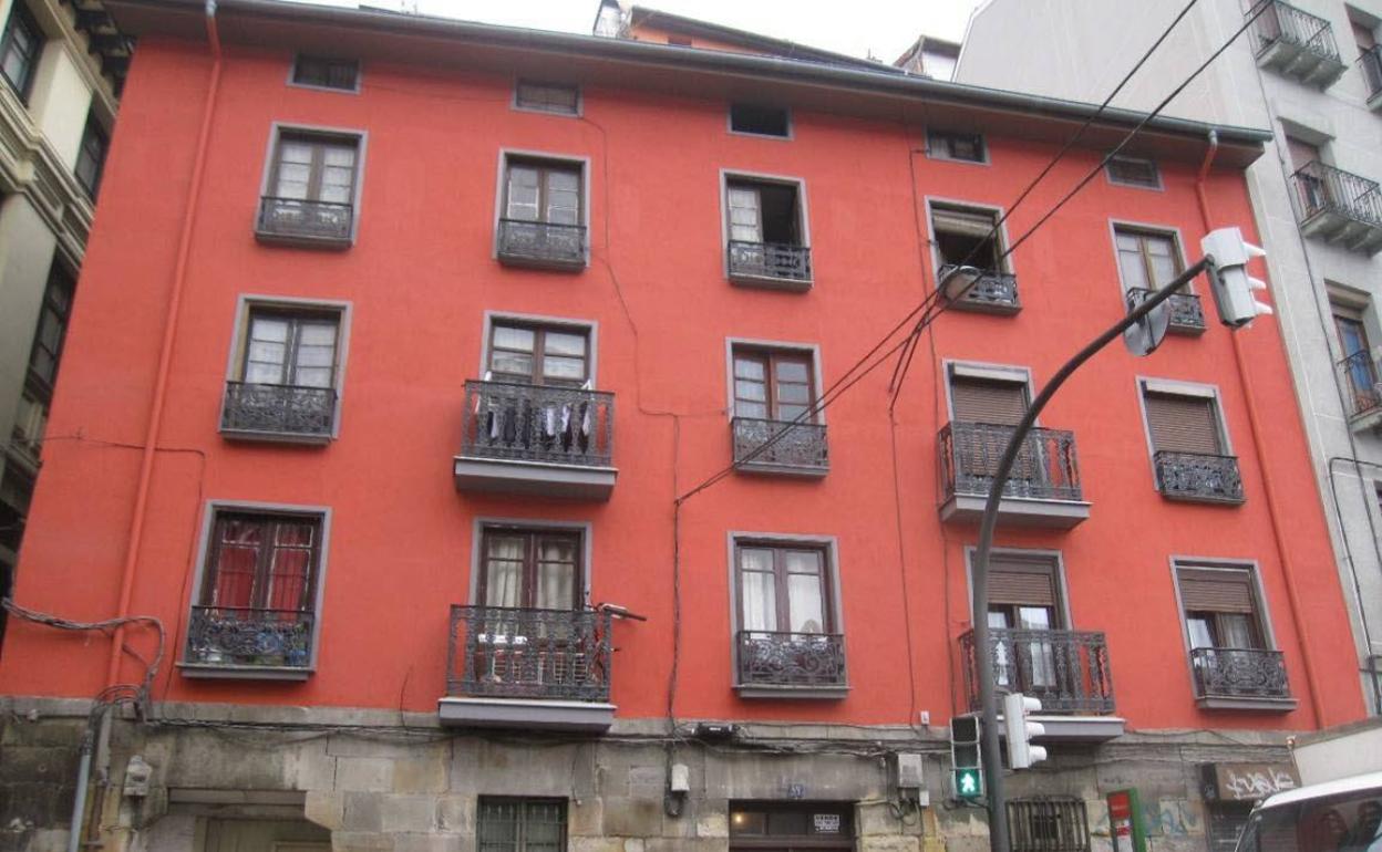 Vivienda rehabilitada con la ayuda de Surbisa en el barrio de Atxuri. 