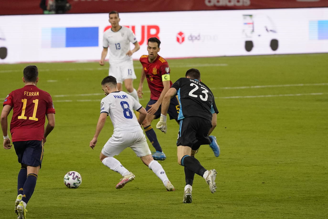 Fotos: Iñigo Martínez y Unai Simón, titulares con España