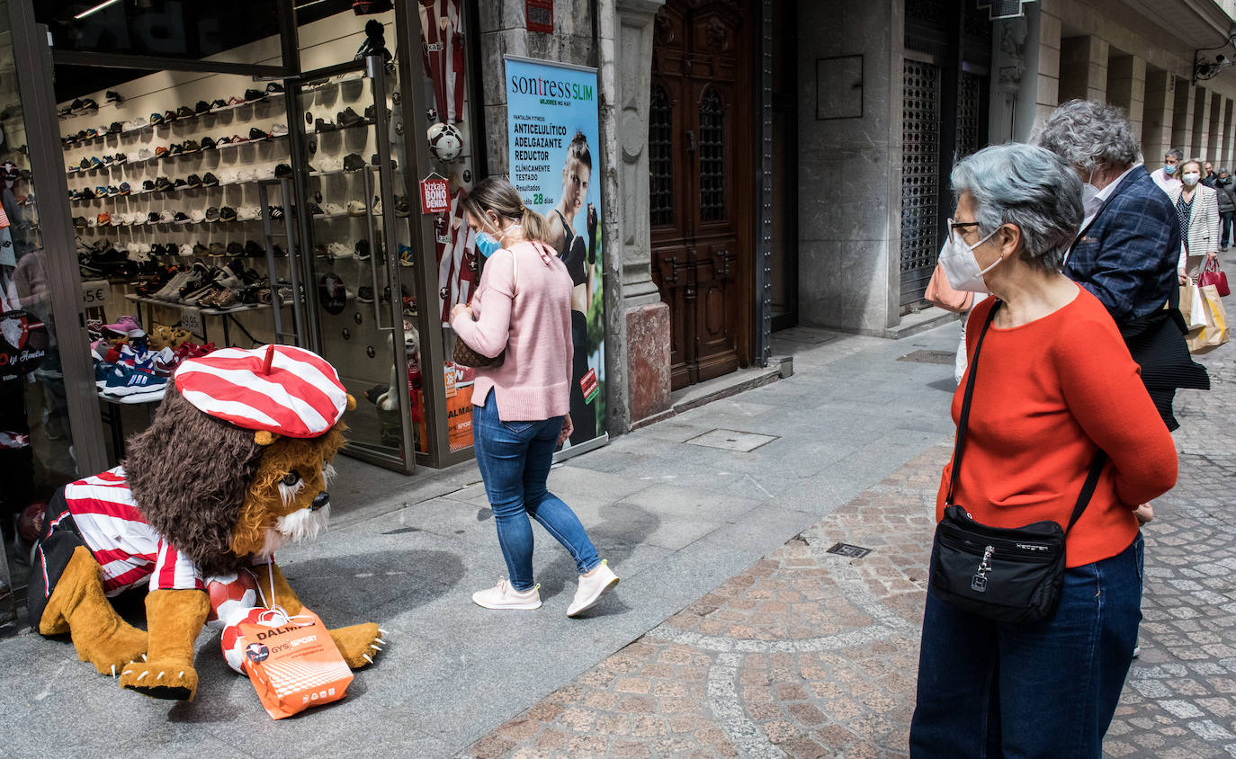 Ambiente rojiblanco en Bilbao.