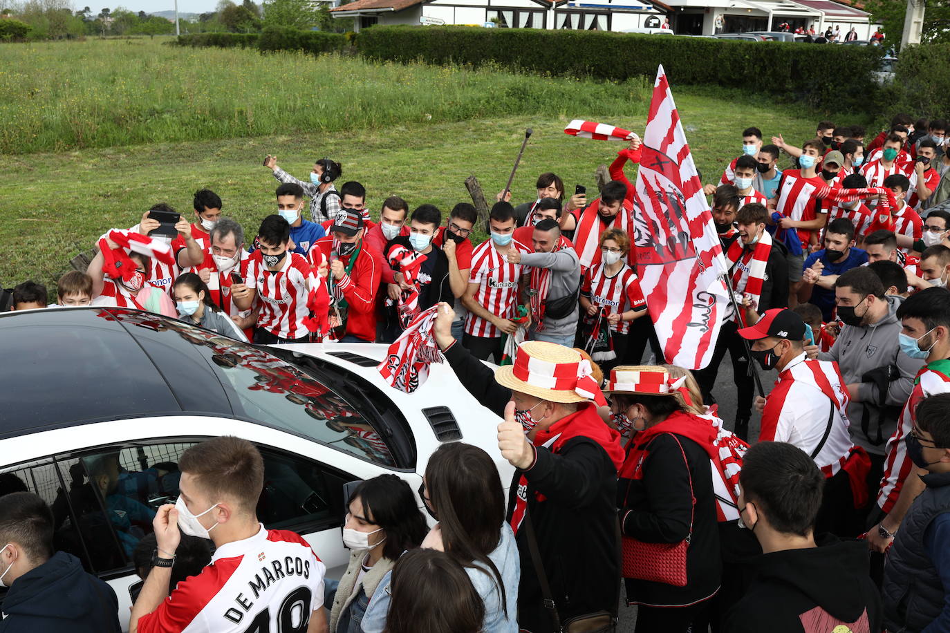 Fotos: Gran despedida a los jugadores del Atheltic en Lezama