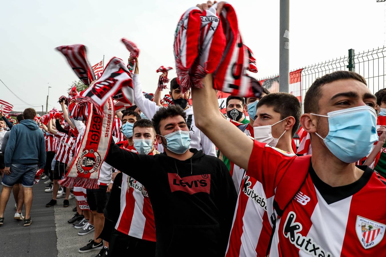 Fotos: Gran despedida a los jugadores del Atheltic en Lezama