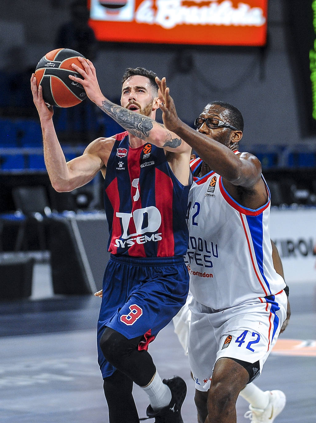 Fotos: Las mejores imágenes del Baskonia - Efes