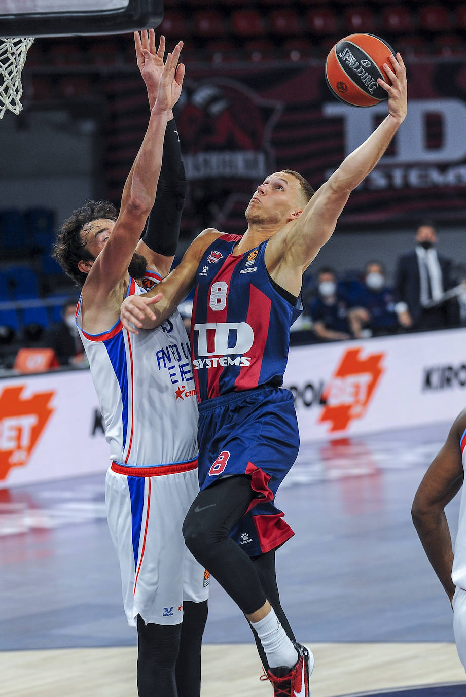 Fotos: Las mejores imágenes del Baskonia - Efes