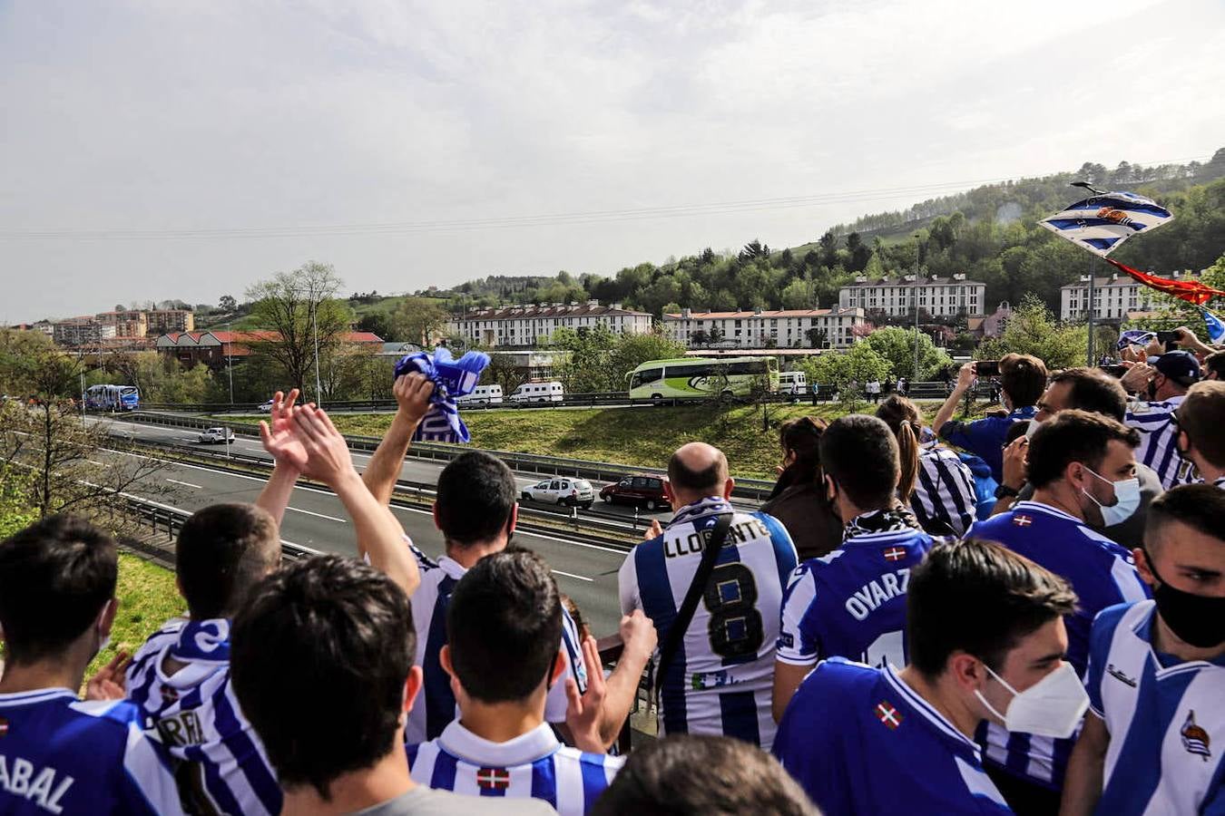 Fotos: Así fue la masiva despedida de los aficionados a la Real Sociedad