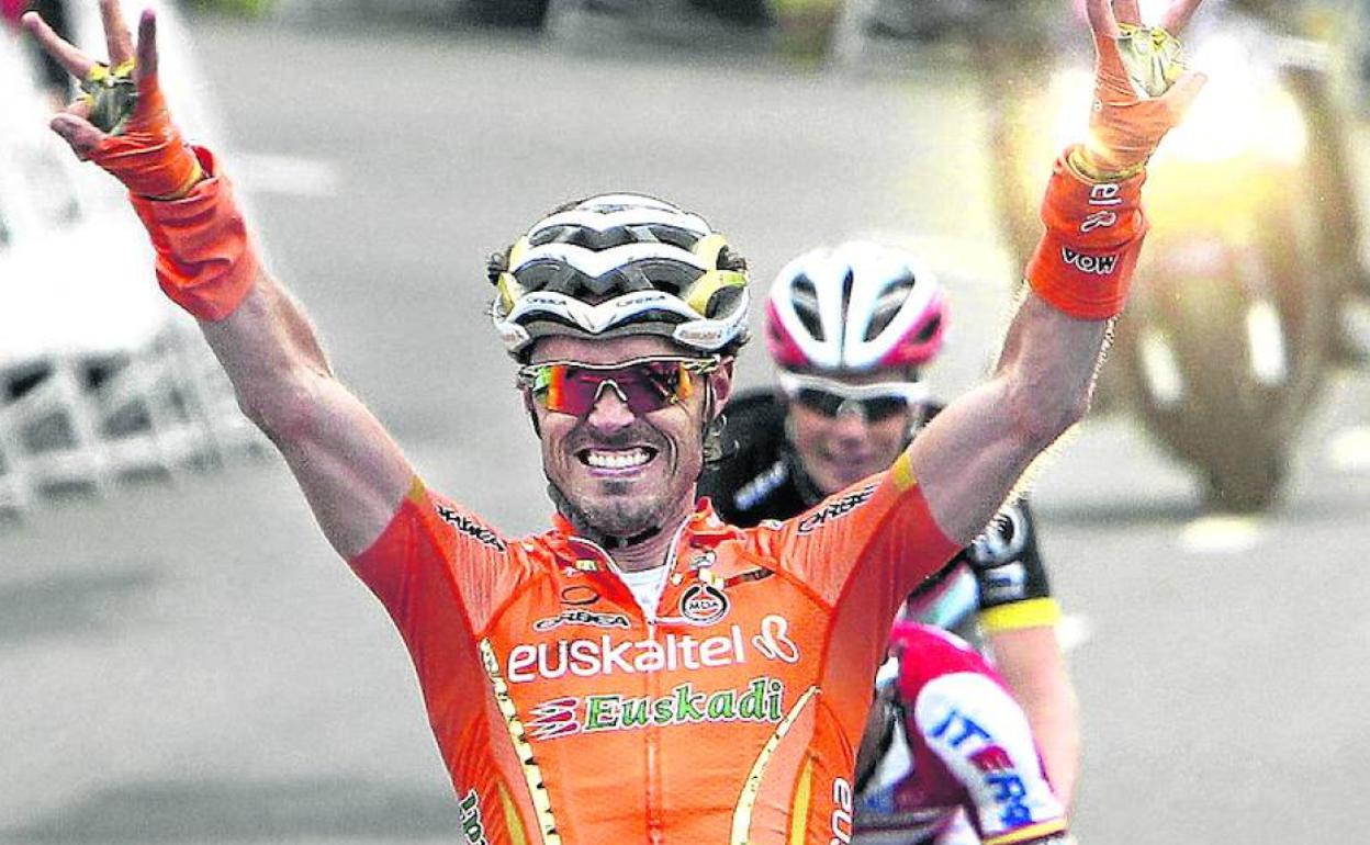 Samuel entra ganador en Arrate, final de la tercera etapa de la Itzulia 2012. 