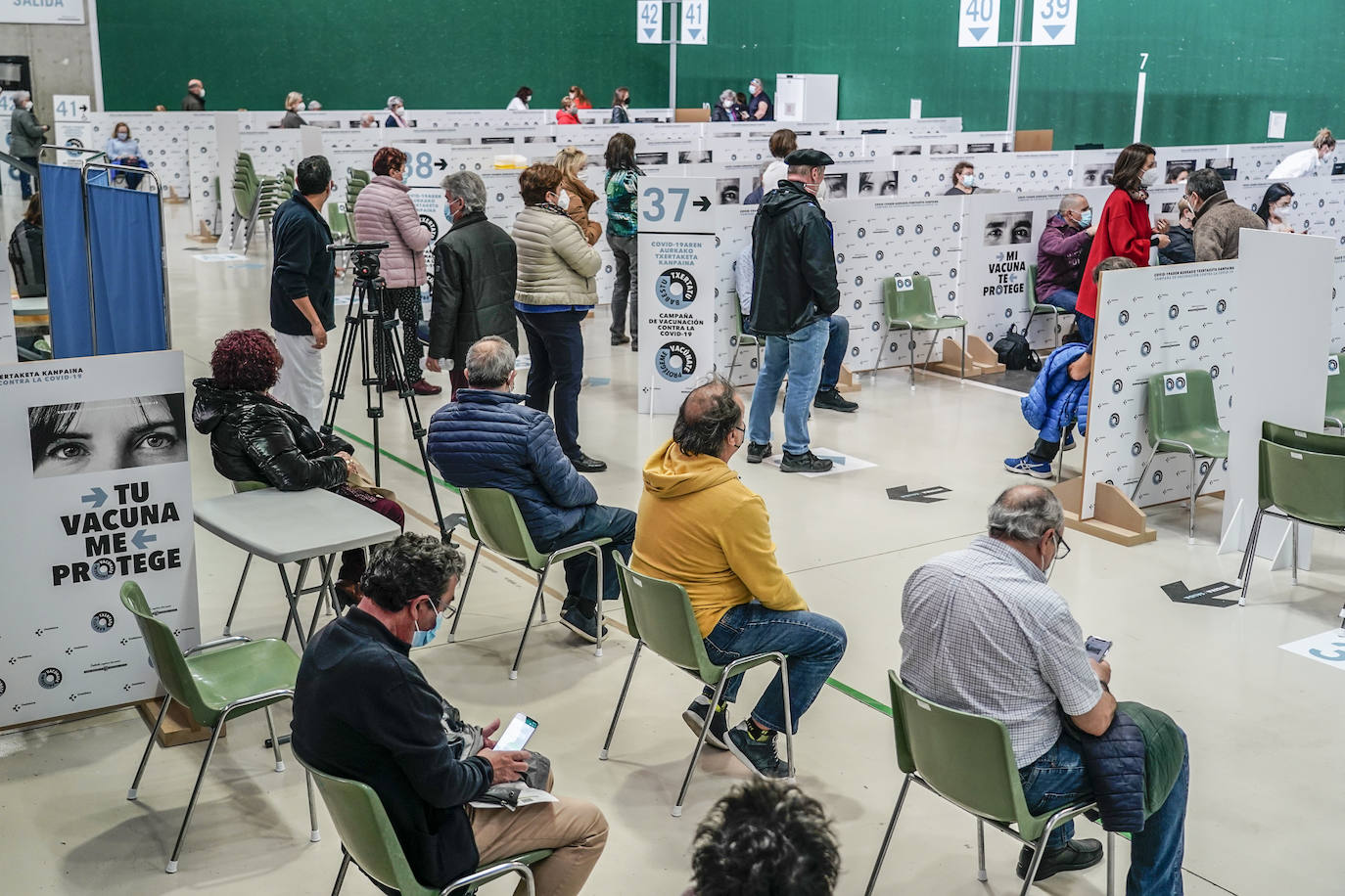 Fotos: Arranca la inmunización en el &#039;vacunódromo&#039; de Lakua