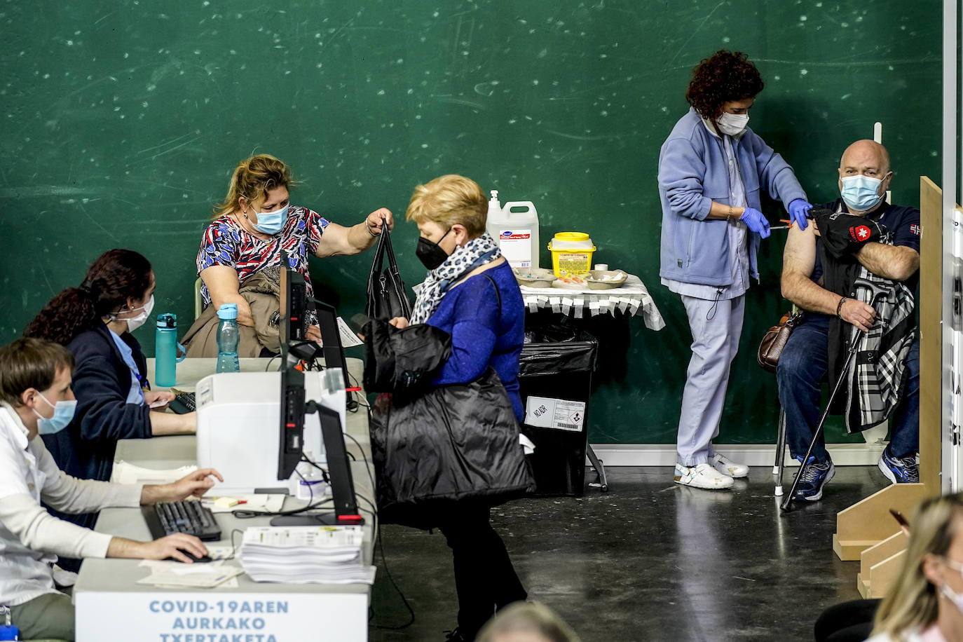 Fotos: Arranca la inmunización en el &#039;vacunódromo&#039; de Lakua